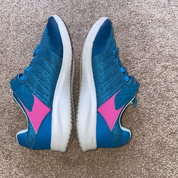 Sketchers teal slip on sneakers, size 2 youth - Picture 6 of 7